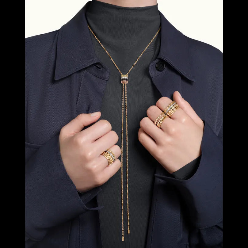 Gioiello in oro bianco giallo rosa Collana Quatre Classique Tie, modello grande Boucheron
