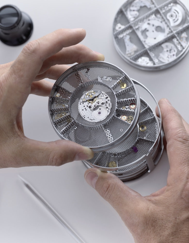 La procedura della revisione completa Rolex - Pisa 1940