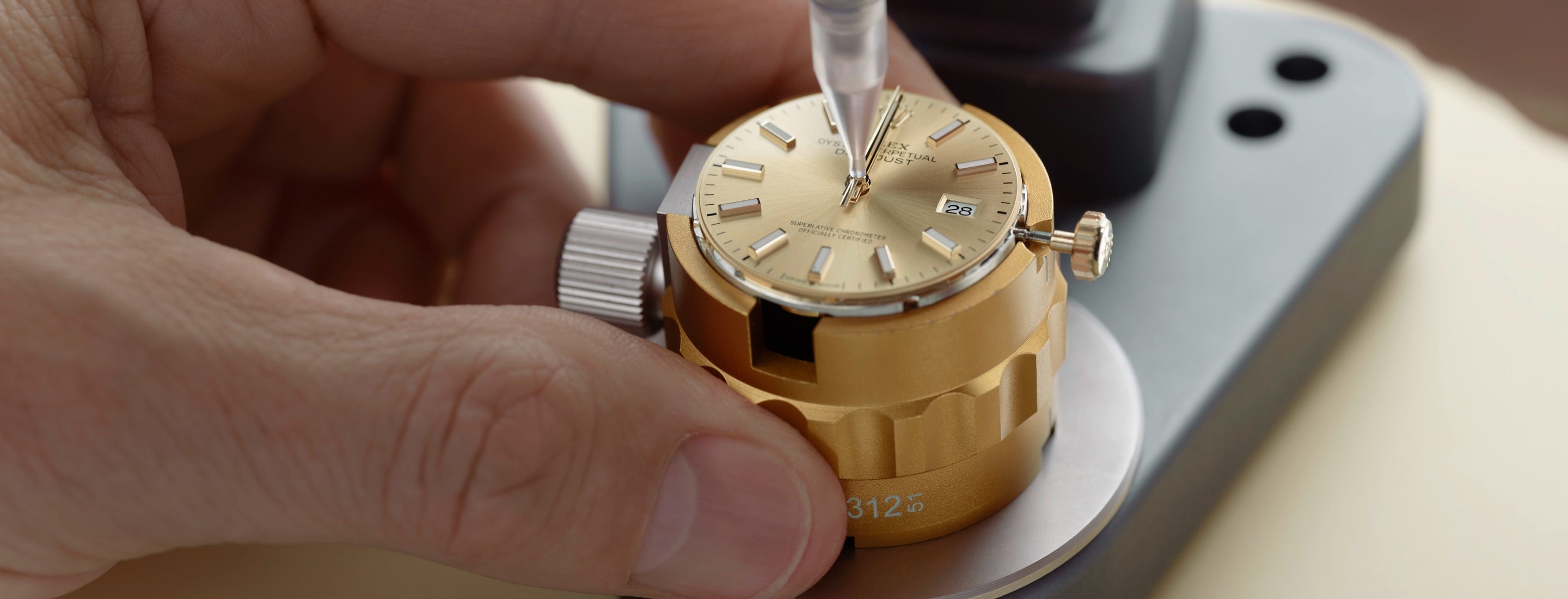 La procedura della revisione completa Rolex - Pisa 1940