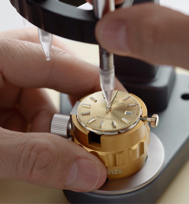 La procedura della revisione completa Rolex - Pisa 1940