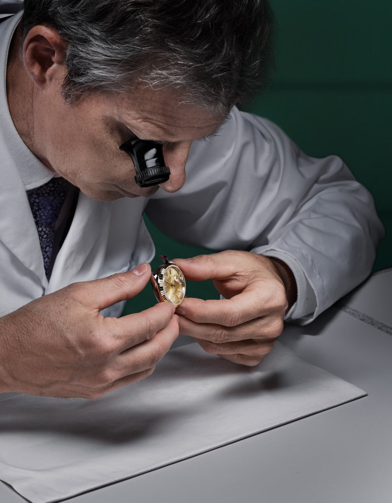 La procedura della revisione completa Rolex - Pisa 1940