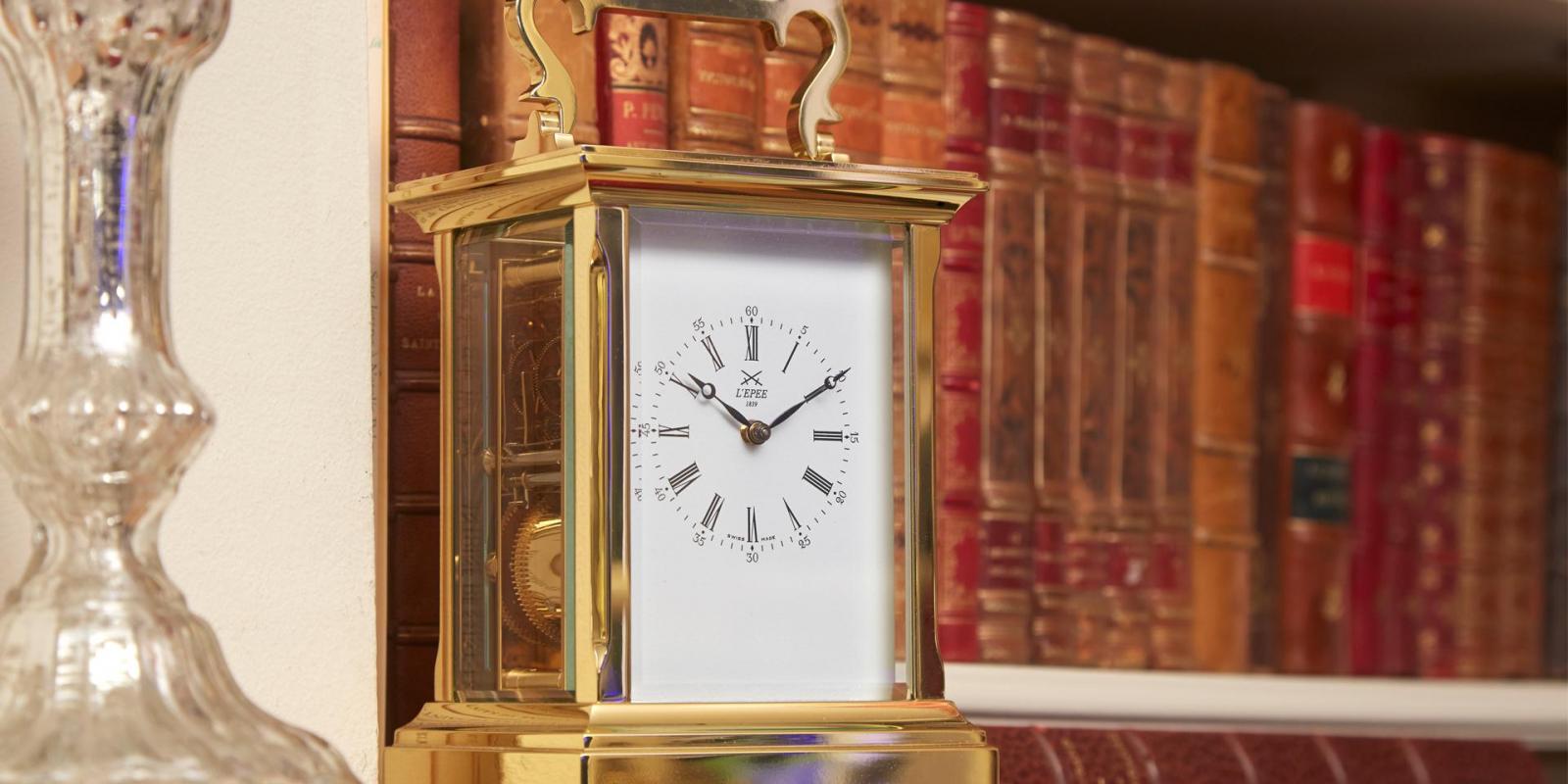 Table clock in gold-plated Anglaise L epee